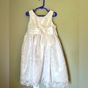 Jayne Copeland white girls dress. Never worn.